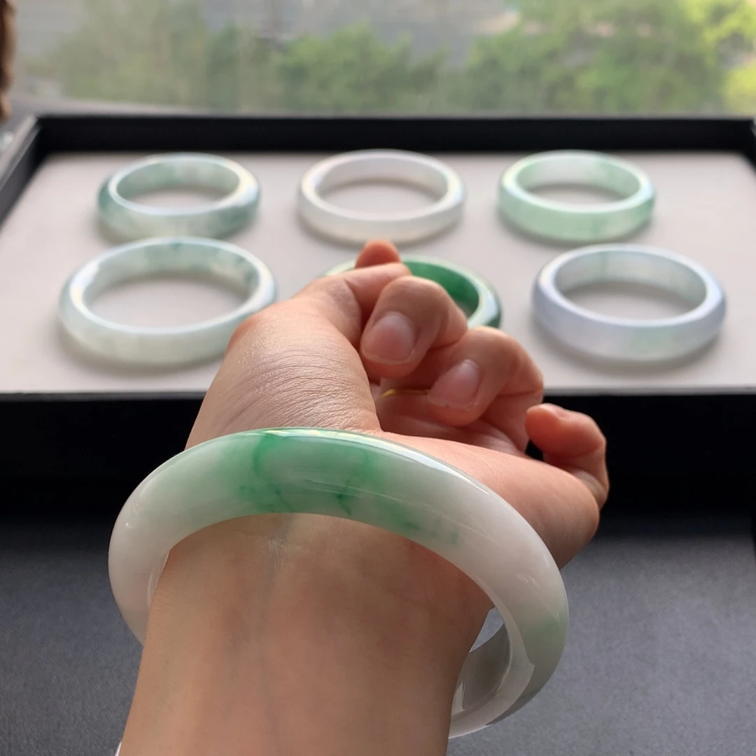 翡翠未镶嵌手镯59.1正圈