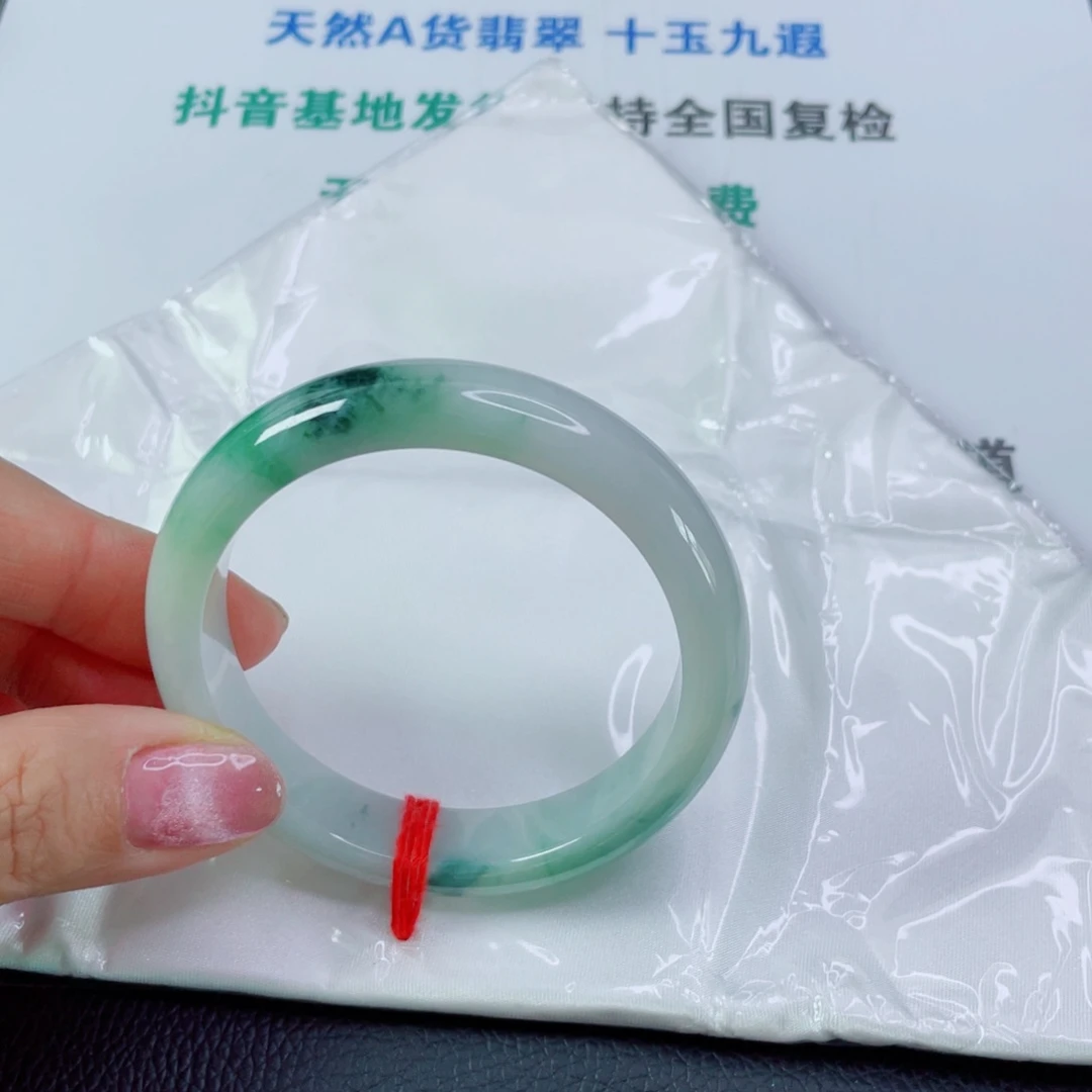 杺***柠翡翠手镯未镶嵌天然