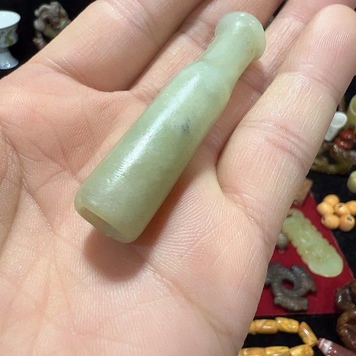 透闪石质玉未镶嵌挂件