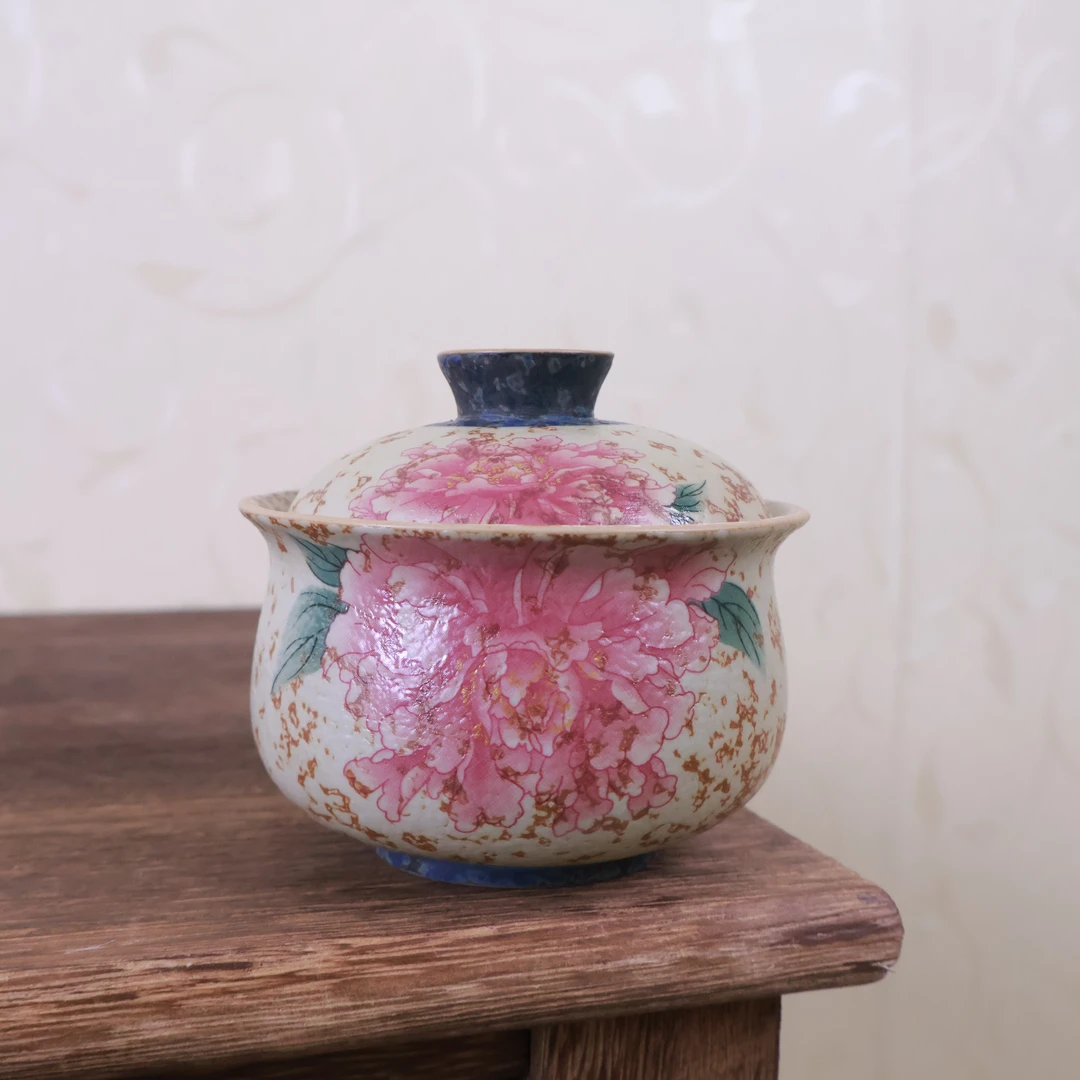 青花火石红焦糖釉牡丹布袋二才盖碗