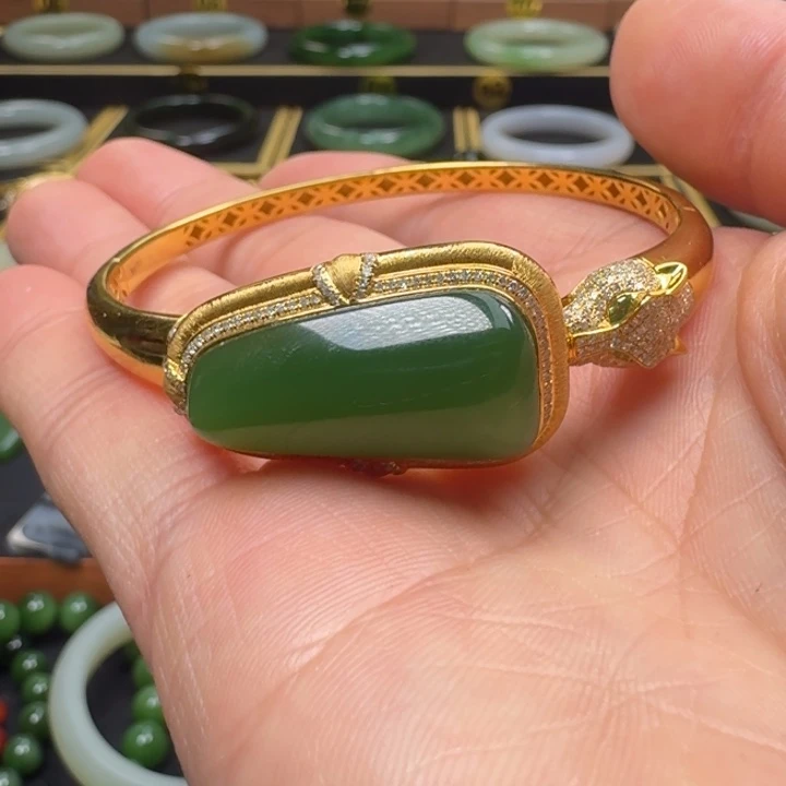 和田玉颈饰18K金镶嵌