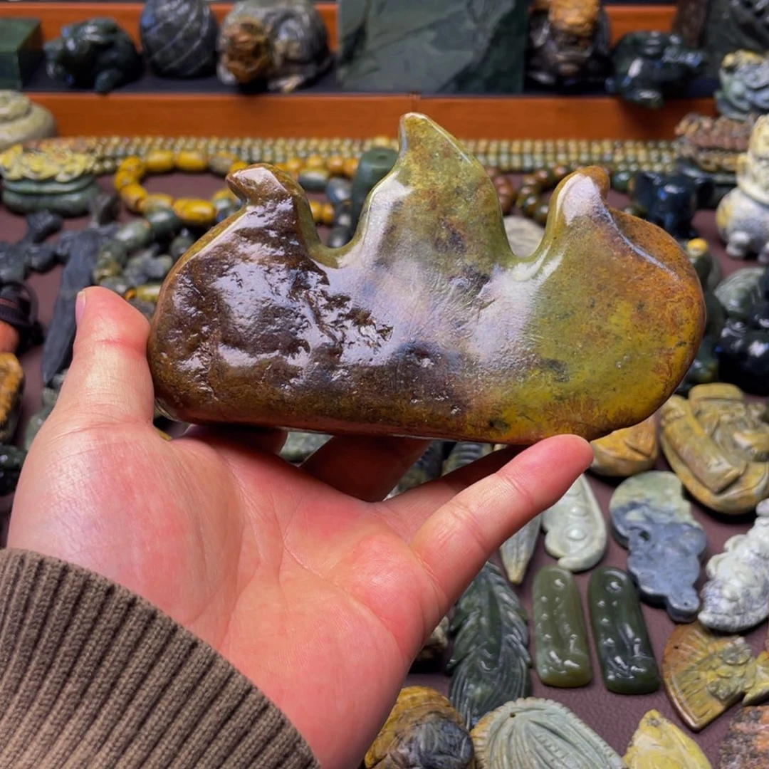 【闪购商品】未镶嵌岫岩河磨玉（透闪石质玉）挂件