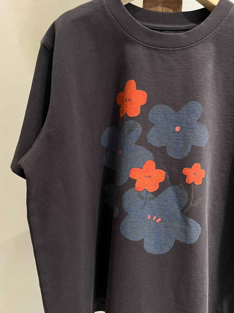 韩国正品/不支持退换/ri/7朵花T恤/0407