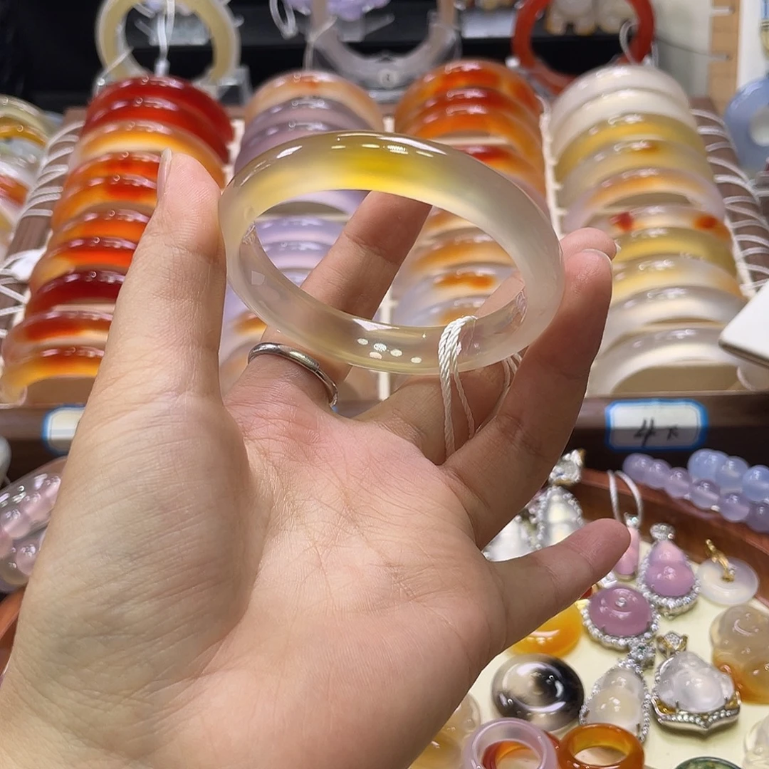 手镯玛瑙/玉髓未镶嵌不同光线不同角度色不同