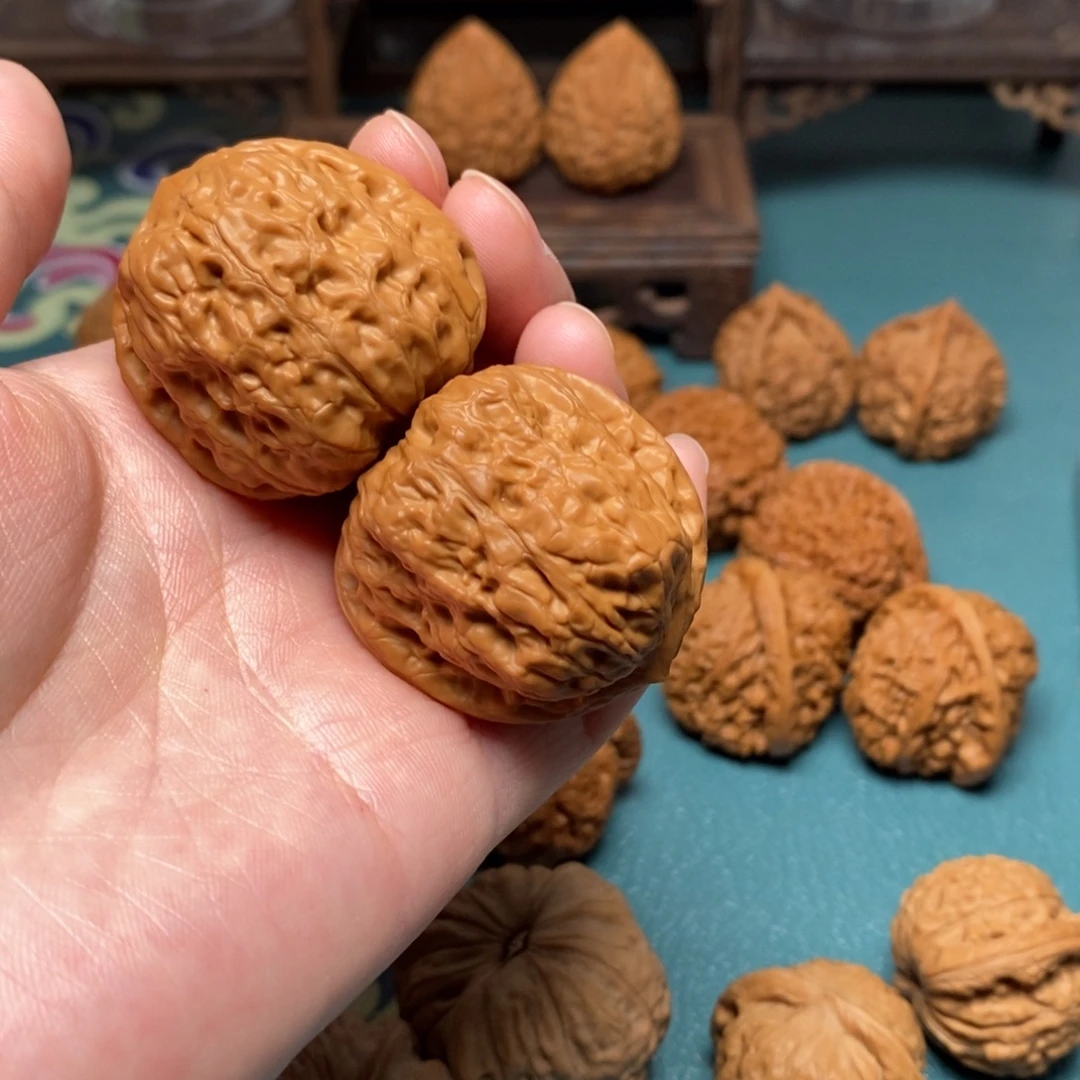 核桃37尺全品石佛