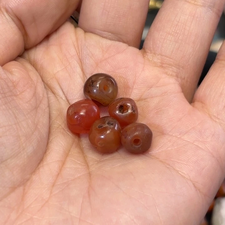 盏***颜未镶嵌颈饰玛瑙/玉髓
