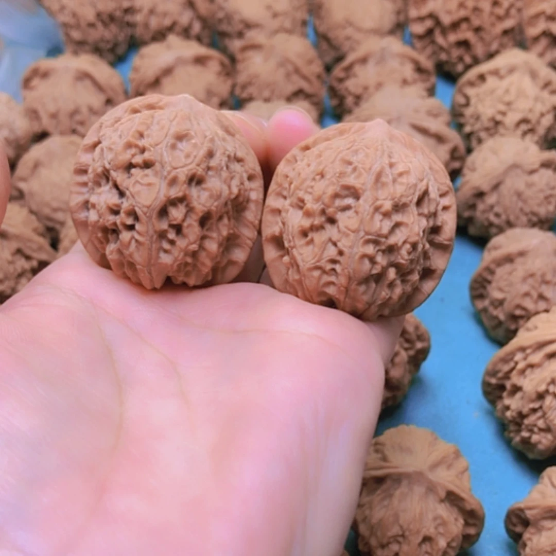 【闪购商品】摆件核桃36.5血麒麟修尖