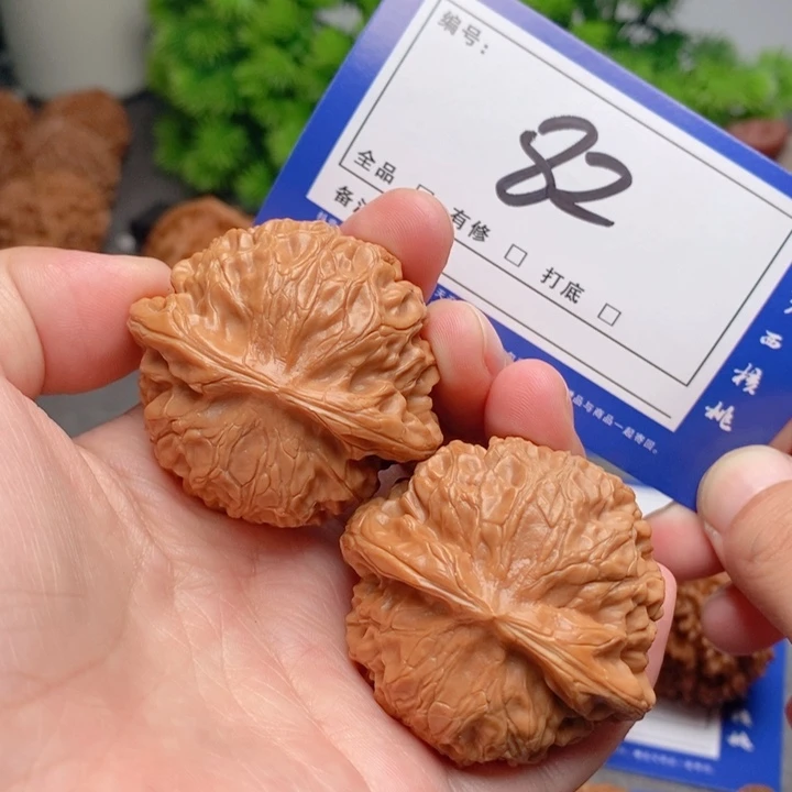桃核把件44宫灯82号牌