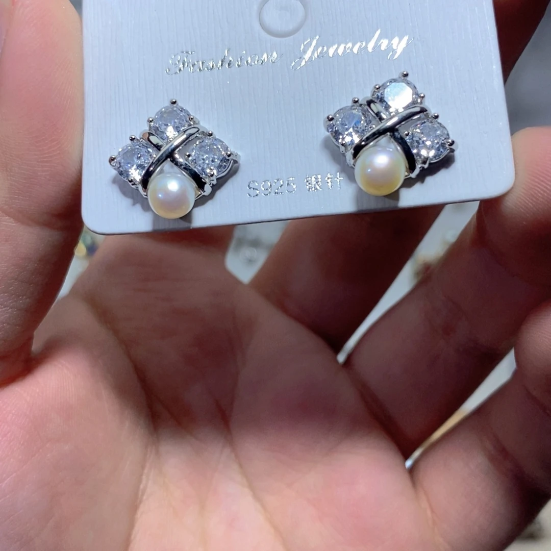 银S925镶嵌淡水珍珠耳饰