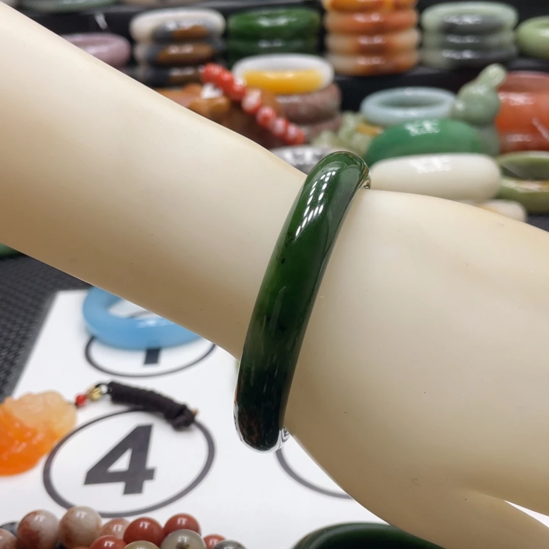 石英岩玉未镶嵌手镯