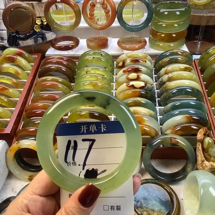 蛇纹石玉未镶嵌手镯58