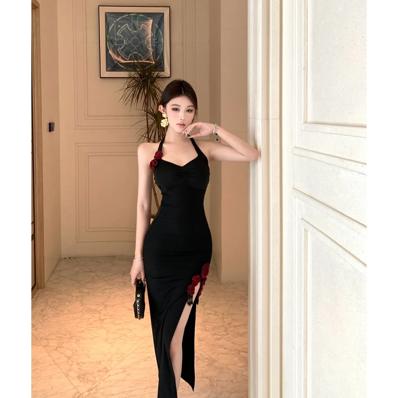 纯欲风无袖挂脖连衣裙甜辣妹吊带裙2025新款别致开叉修身包臀裙女