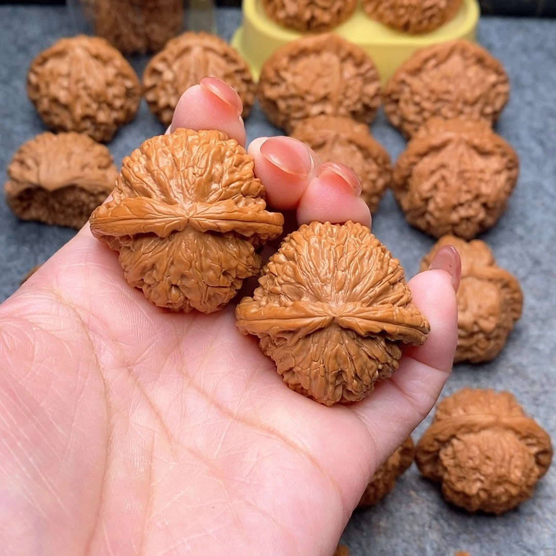 文玩核桃把件精品特价白狮子39