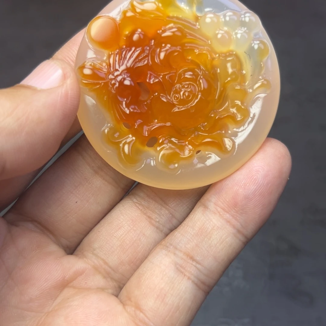 芸***生玛瑙/玉髓未镶嵌时尚潮流手把件吊坠