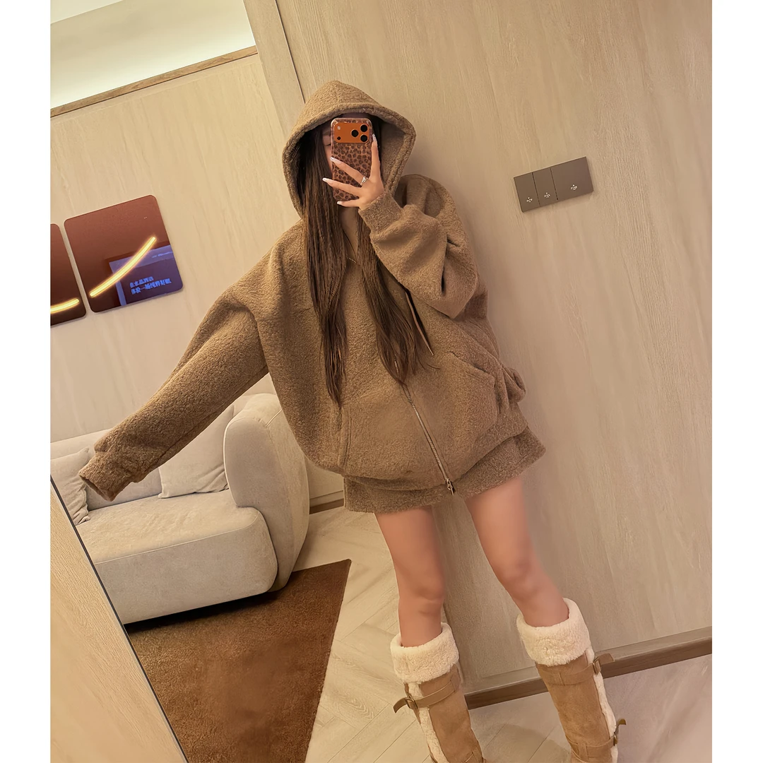 羊羔绒加绒卫衣套装女2025秋冬加厚软糯运动休闲风外套短裤两件套