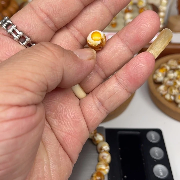 琥珀裸石未镶嵌98号