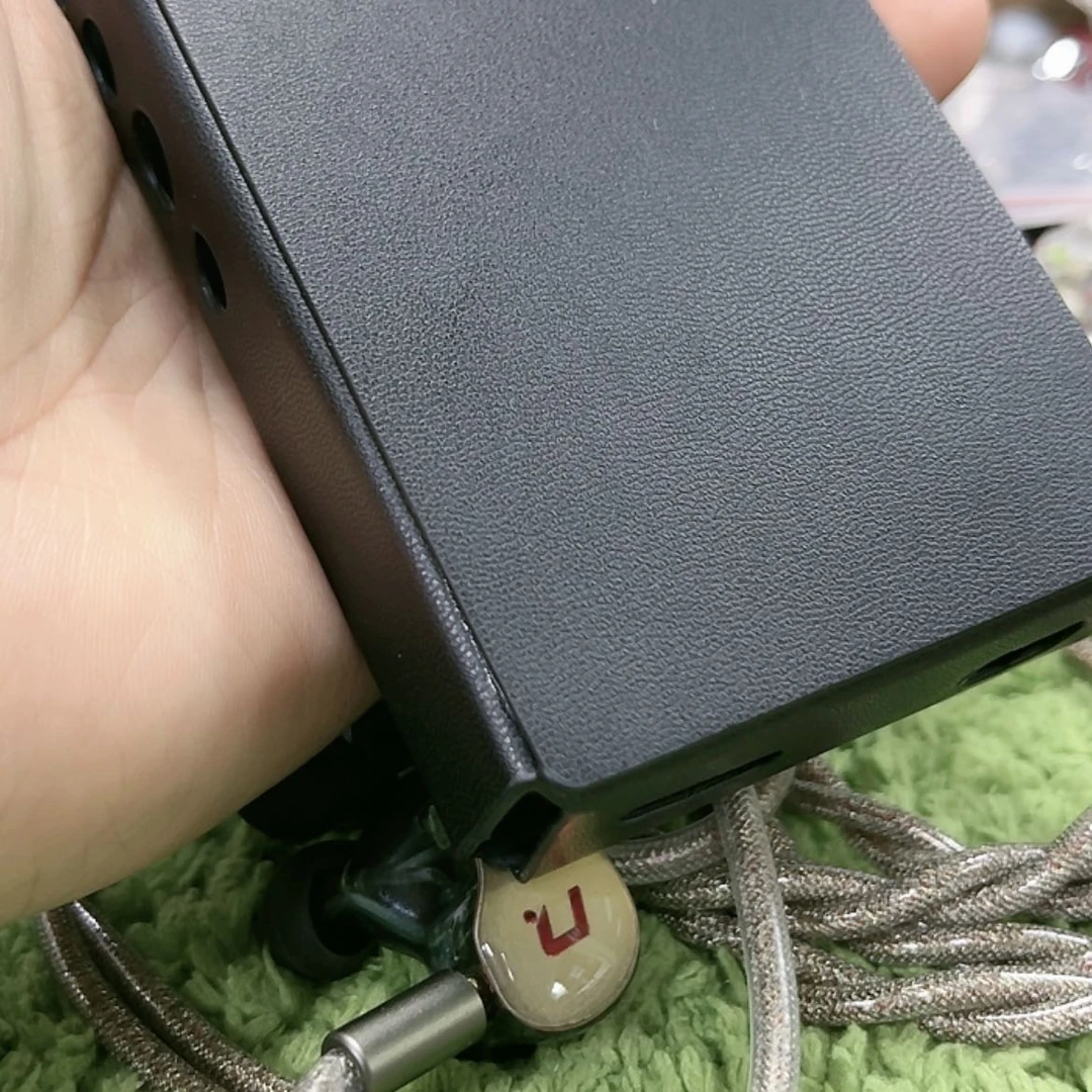 【闪购商品】95新卡**弟黑色保护套