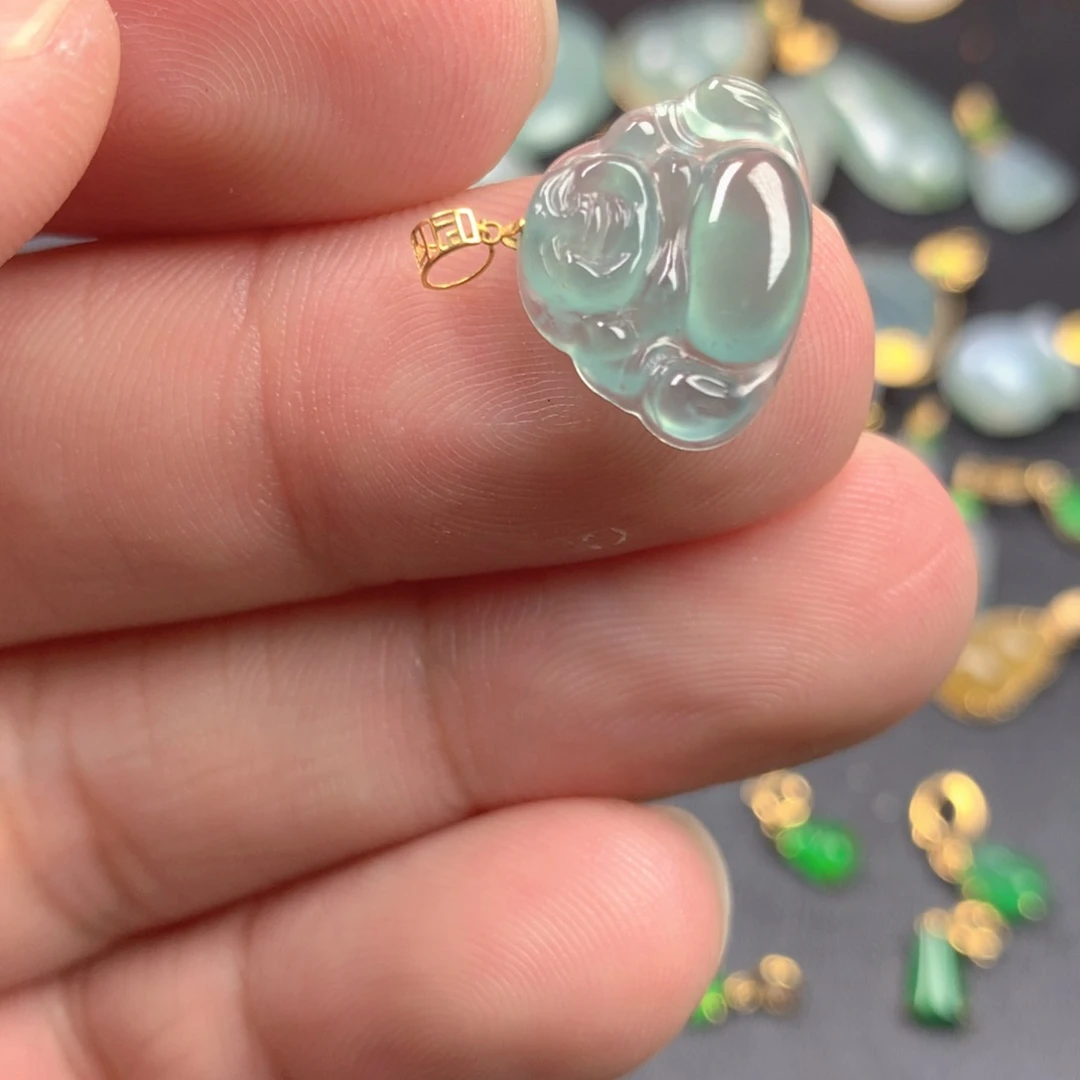 【闪购商品】颈饰18K金镶嵌翡翠翡翠