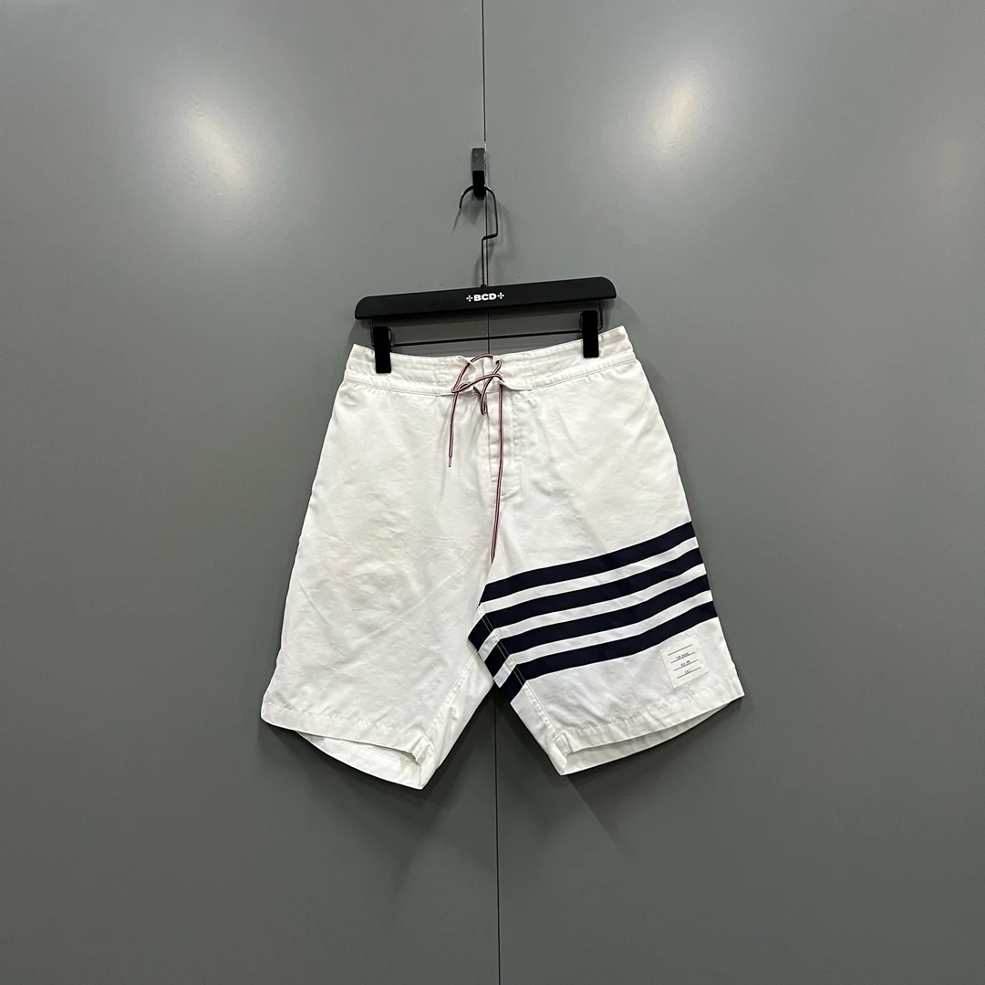 99新 THOMBROWNE (ll) 经典条纹休闲短裤 2码/018259