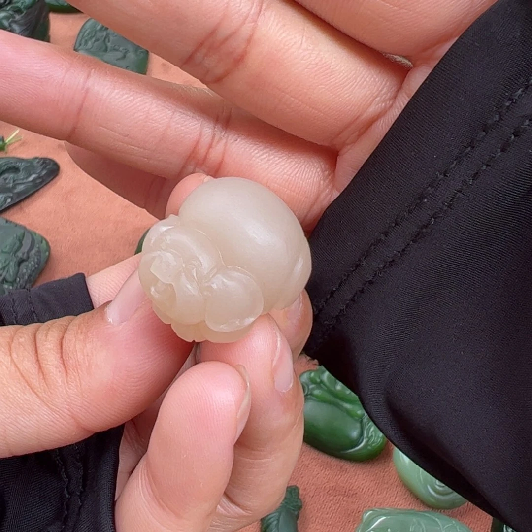 和田玉未镶嵌挂件