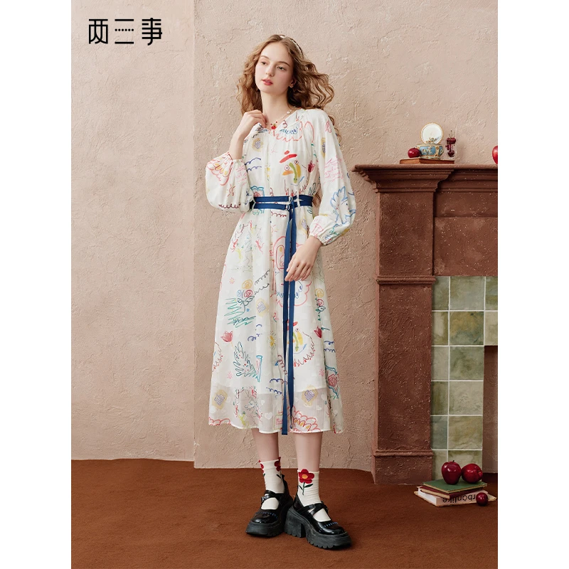两三事硬糖次元2025秋季新款法式涂鸦印花系带气质泡泡袖连衣裙