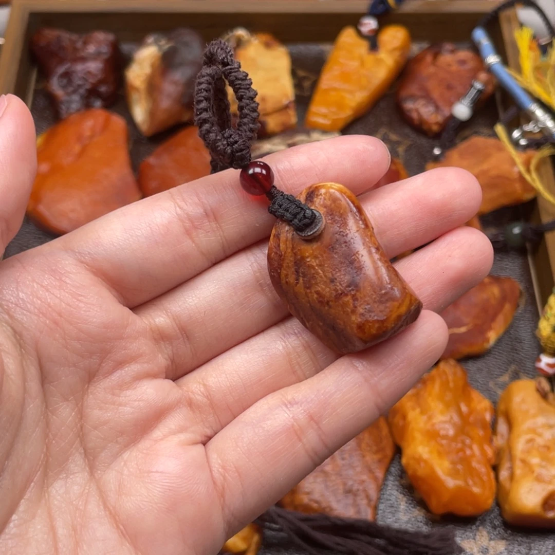 琥珀未镶嵌珠宝奇石