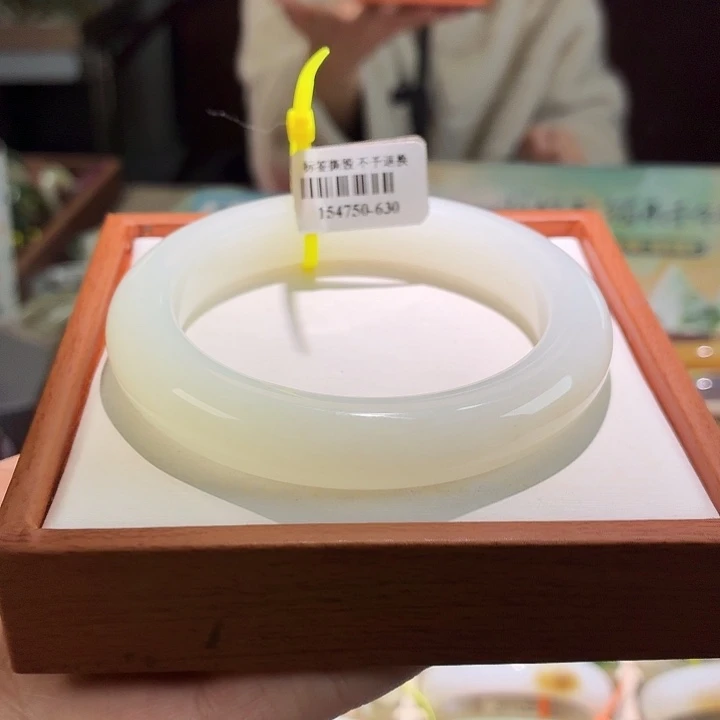 和田玉未镶嵌手镯59/60