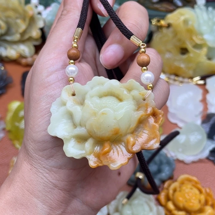 蛇纹石玉未镶嵌吊坠