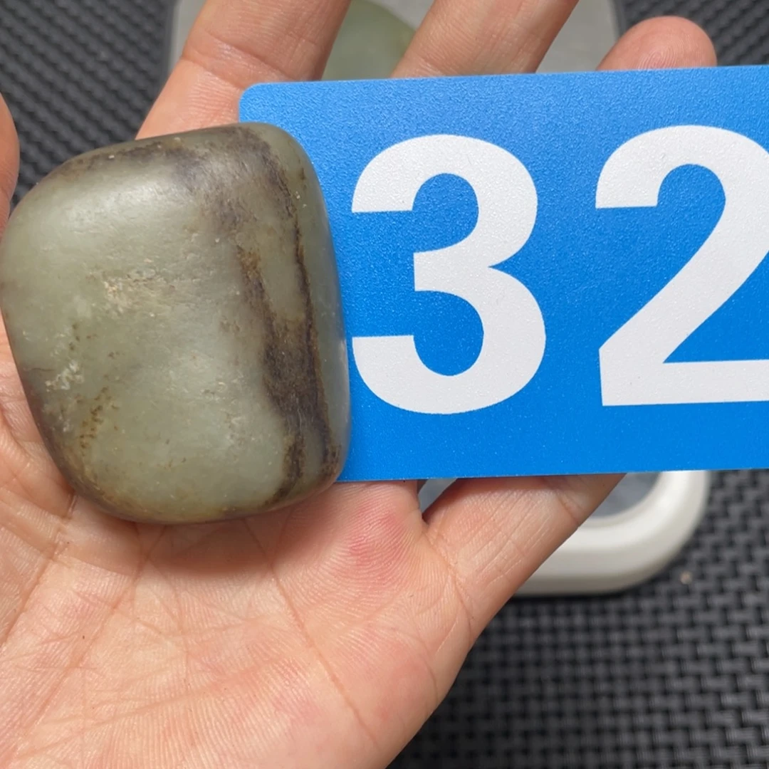 未镶嵌和田玉（糖玉）挂件