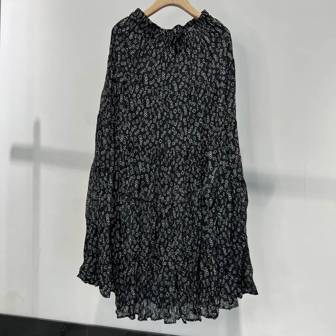 韩系气质新款黑底白花碎花松紧腰显瘦百搭宽松压褶半长裙