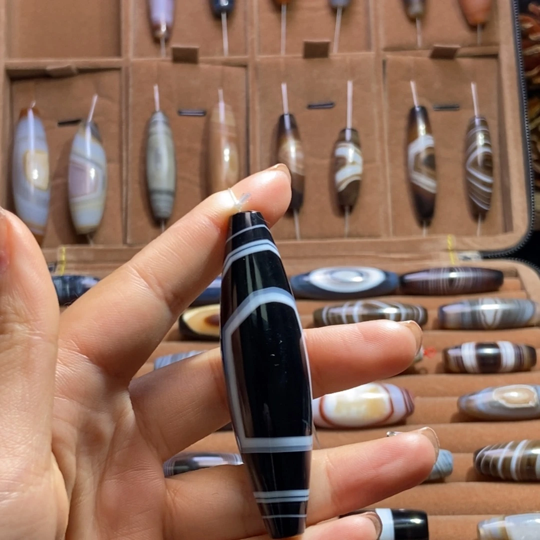 用***8玛瑙/玉髓未镶嵌颈饰