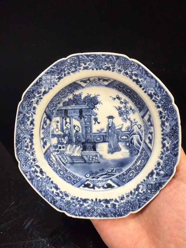 青花西厢记人物纹八方盘