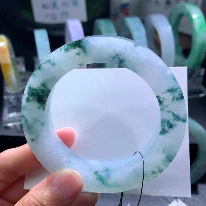 定制翡翠未镶嵌翡翠手镯