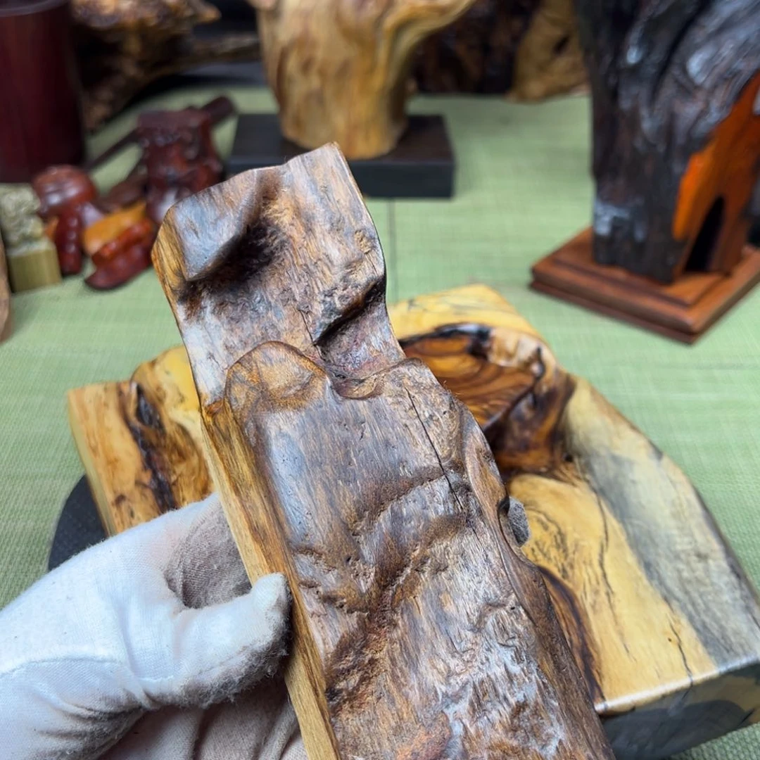 大果紫檀（缅甸花梨）秋**雨