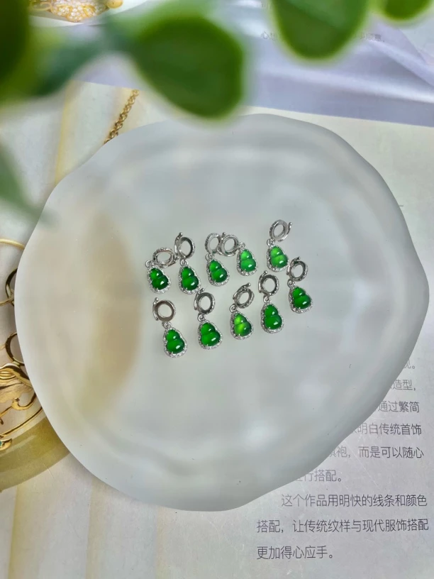 福利款天然A货翡翠高冰种葫芦小滴溜吊坠多样性发其一