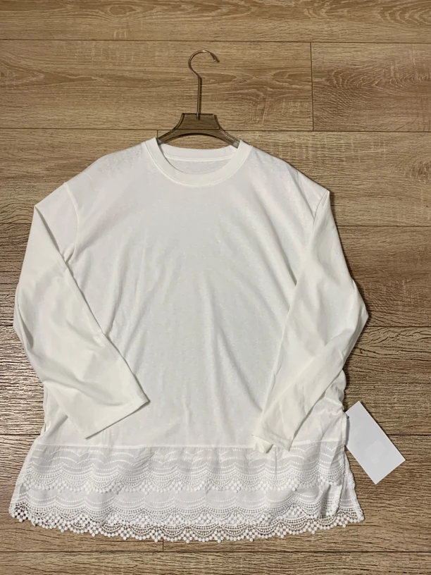 九月ml下摆蕾丝开叉净版长袖T