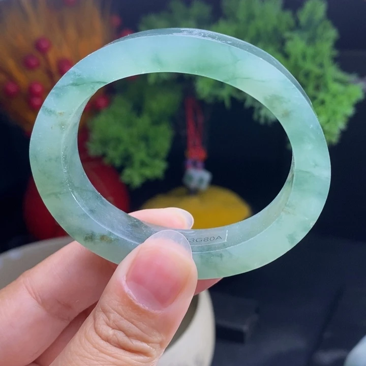 定制翡翠未镶嵌翡翠手镯