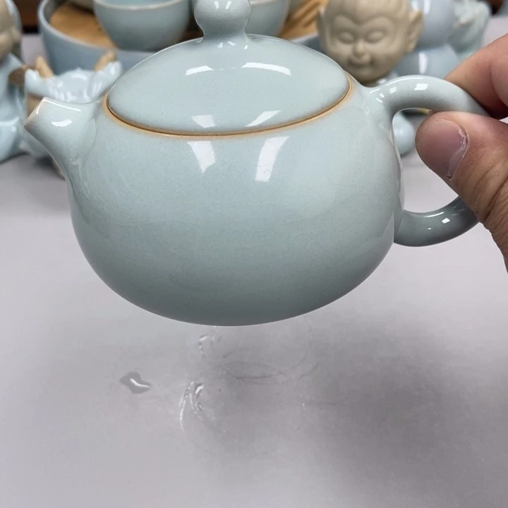 瓷阳****?天青色赵琳老师西施壶