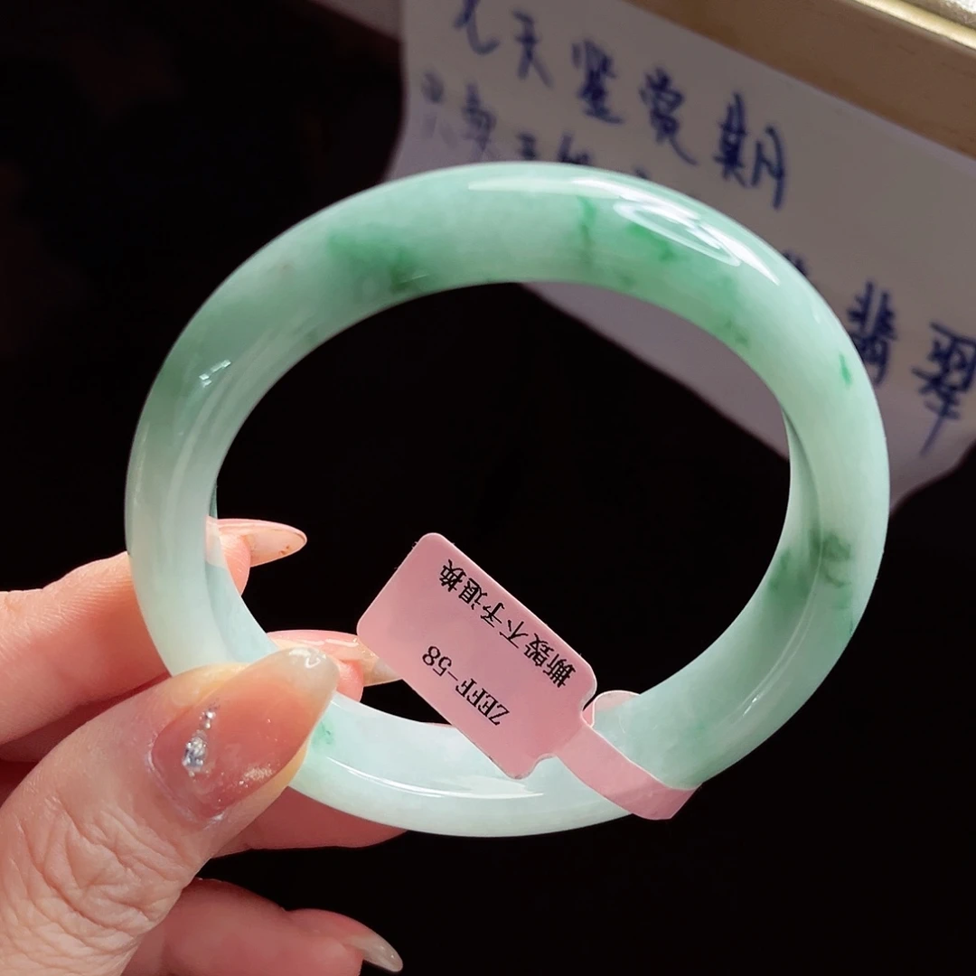 翡翠未镶嵌手镯手镯