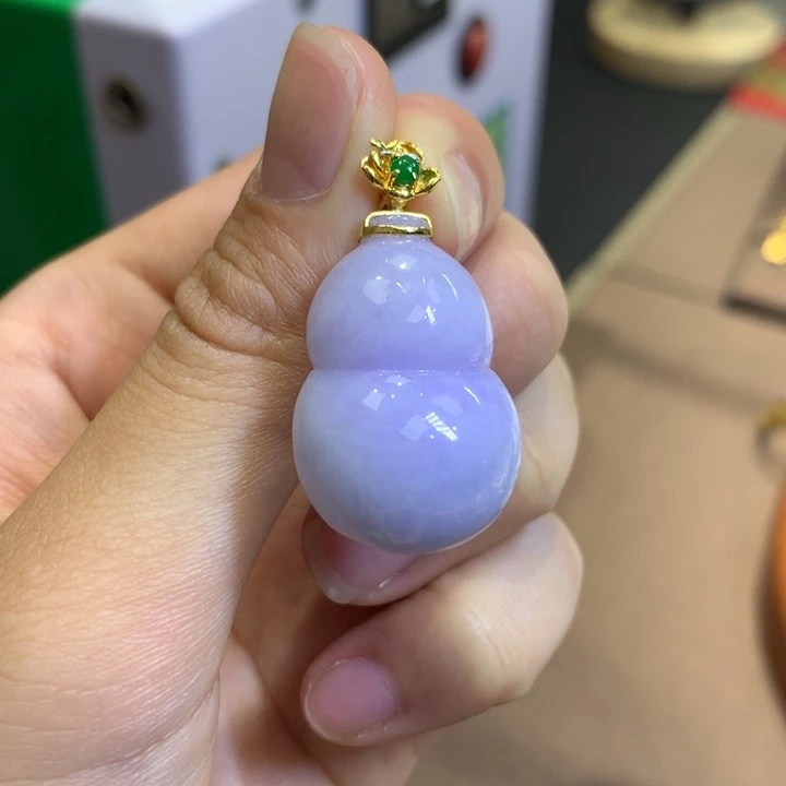 翡翠18K金镶嵌颈饰翡翠