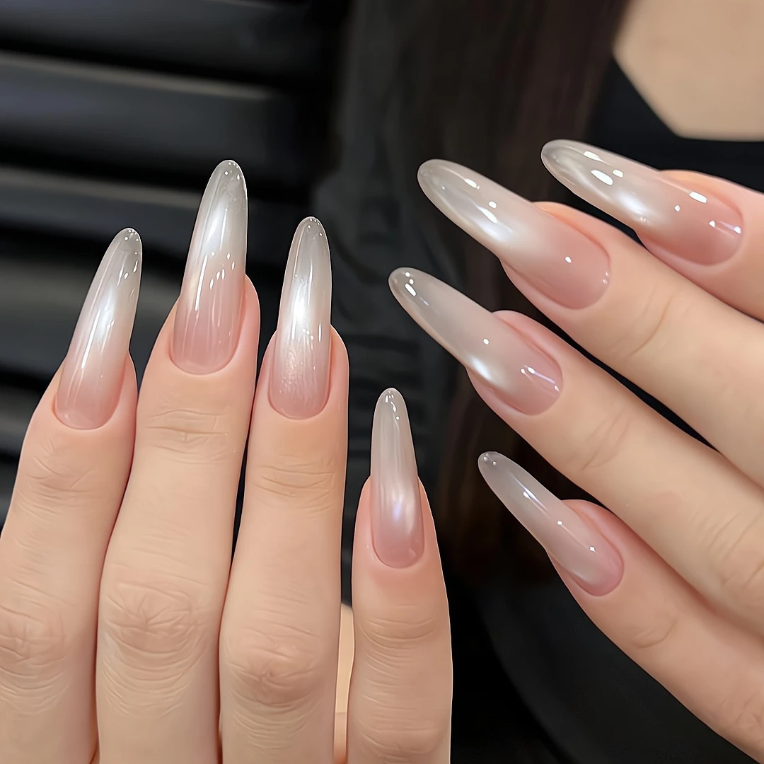 【白月光】纯手工白月光冰透裸色渐变纯欲玻璃珠猫眼美甲可批发