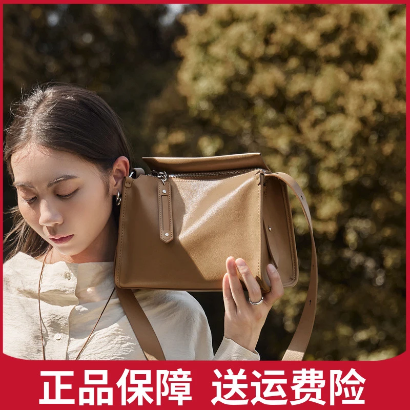 君澜真皮包包女包2025年新款潮款枕头包女夏休闲斜挎包女士包包