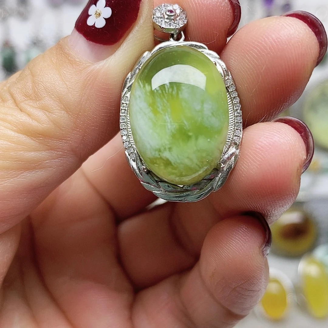 蛇纹石玉银S925镶嵌吊坠