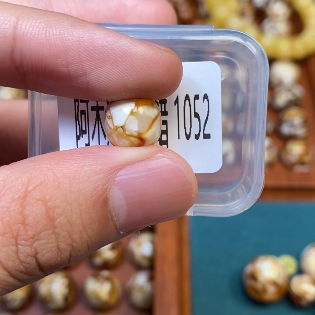 把件猴头核桃沁色圆珠老型1052