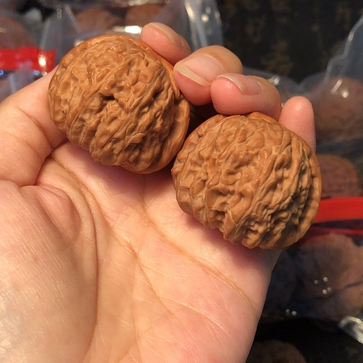 文玩核桃吊坠白狮子39