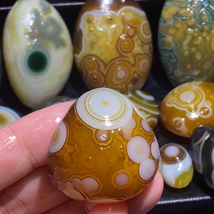 玛瑙/玉髓未镶嵌珠宝半成品18