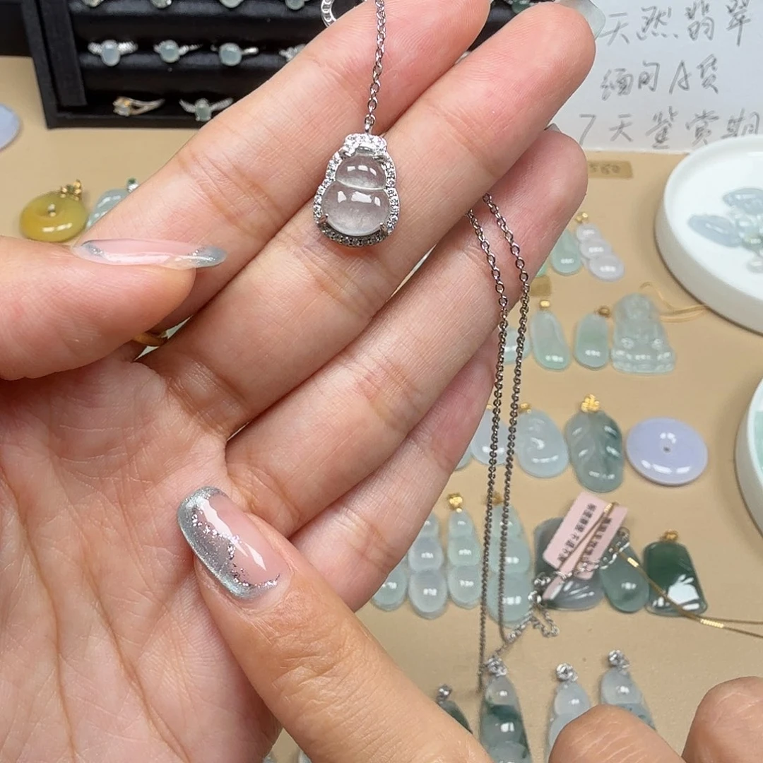 琇***琇翡翠银S925镶嵌颈饰