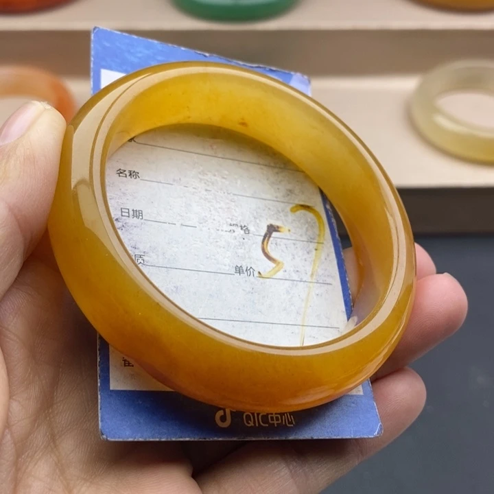 石英质玉未镶嵌手镯