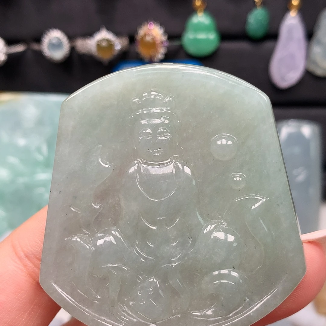 翡翠未镶嵌颈饰玉牌