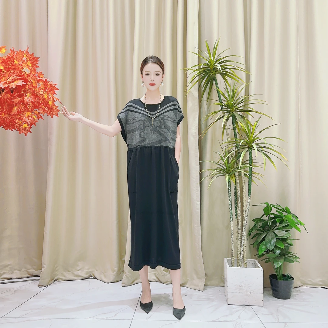 9581黑灰色针织连衣裙显瘦设计师优雅时尚轻奢气质夏季百搭